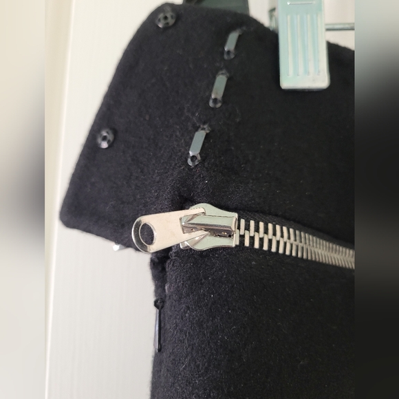 Carlisle, skirt, wool, black, size 2 - Picture 3 of 9